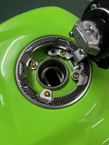 なしページ 使用心得]S PARTS 油箱蓋螺絲組ZX-4RR